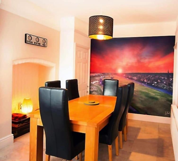 Sunny Seaside Beach House Lytham Centre Sleeps 8 Lytham St Annes Dış mekan fotoğraf